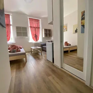  Apartament Garsoniera Centr, Na Hradbach 118